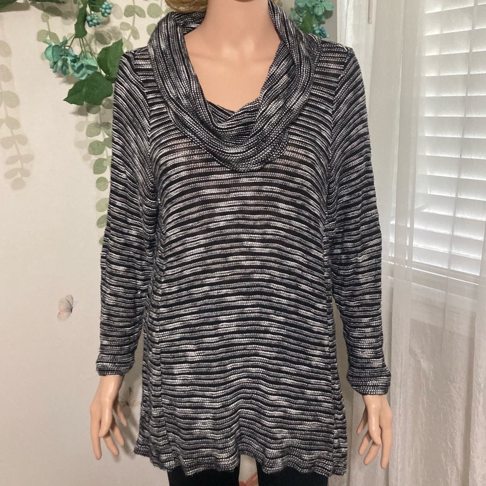 💎 Sz 1X Dress Barn Black & White Striped Cowl Neck Sweater Tunic